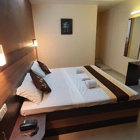 Hotel S4 Residency Chennai Esterno foto