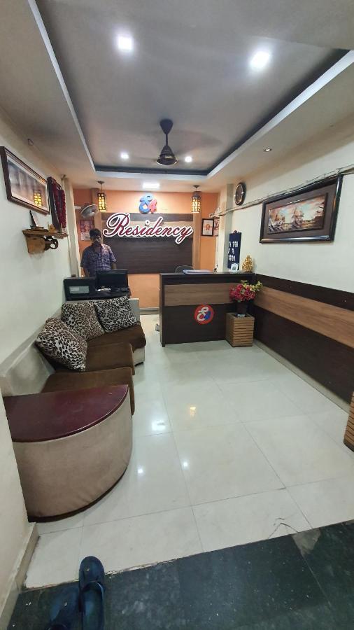 Hotel S4 Residency Chennai Esterno foto